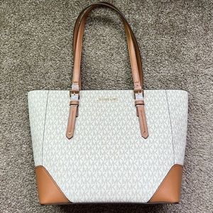 Michael Kors Aria Large Tote- Vanilla Acorn